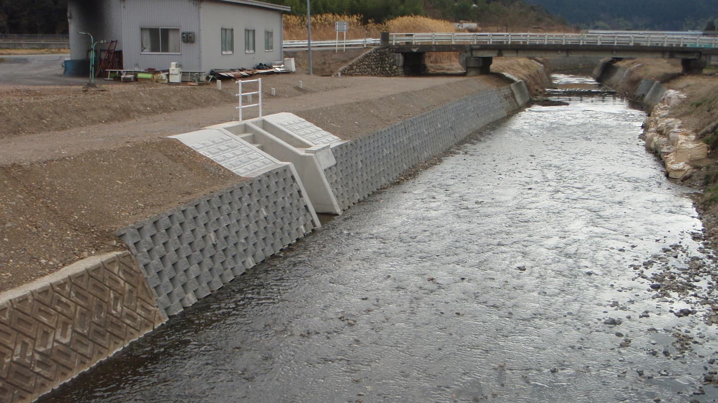 河川維持修繕工事（石田川）