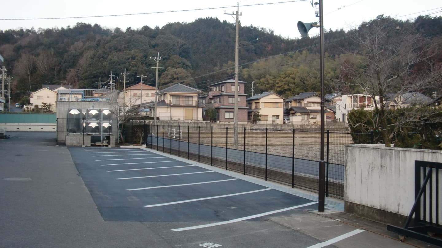 岩野田中学校駐車場改修工事